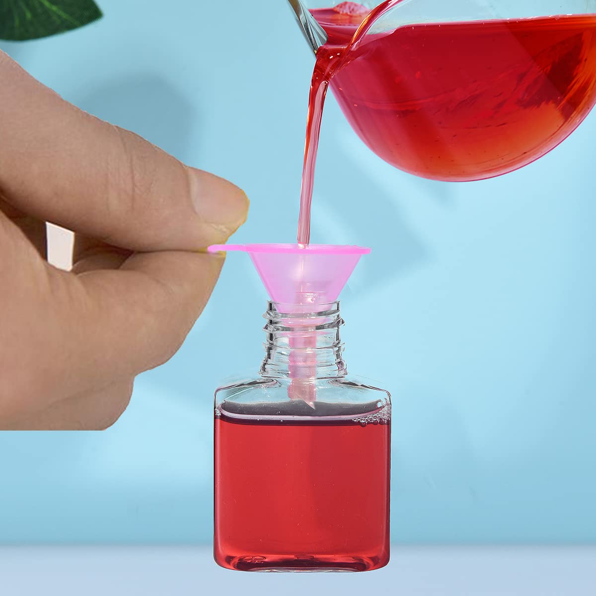 Delove narrow-spout closeup helps precise pours with minimal spills.