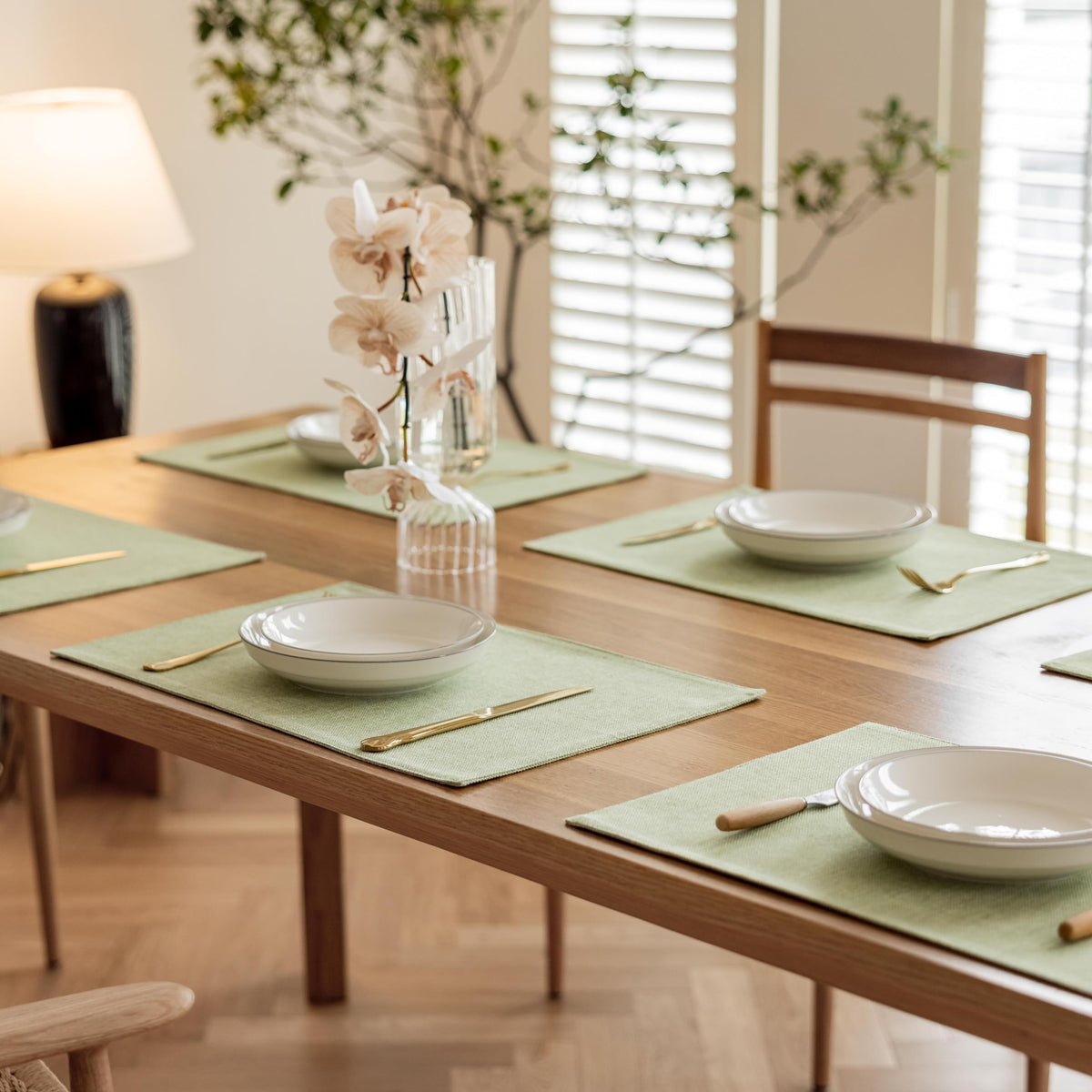 Demetex Green placemats suit summer gatherings and casual meals beautifully