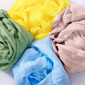 DeZerlor napkins feature durable edges to resist fraying after washing.