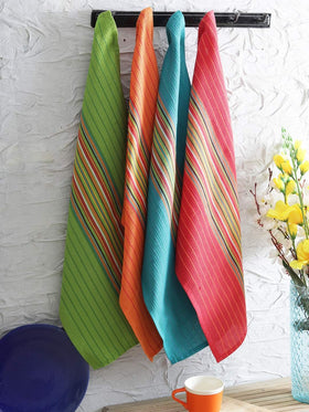 DG Collections lint-free weave closeup highlights low lint on glassware