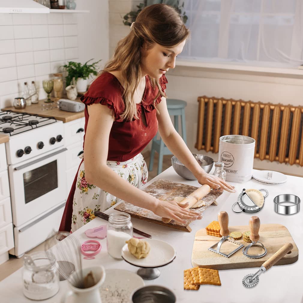 DI QIU REN round ravioli press shapes uniform pockets for tasty fillings.