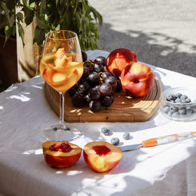 Dicunoy beach plastic wine glasses sized for 16 oz beverages.