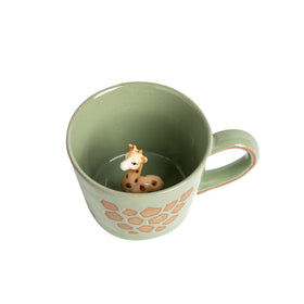 DIHOclub giraffe coffee cup with 3D inside, ideal for cozy mornings.