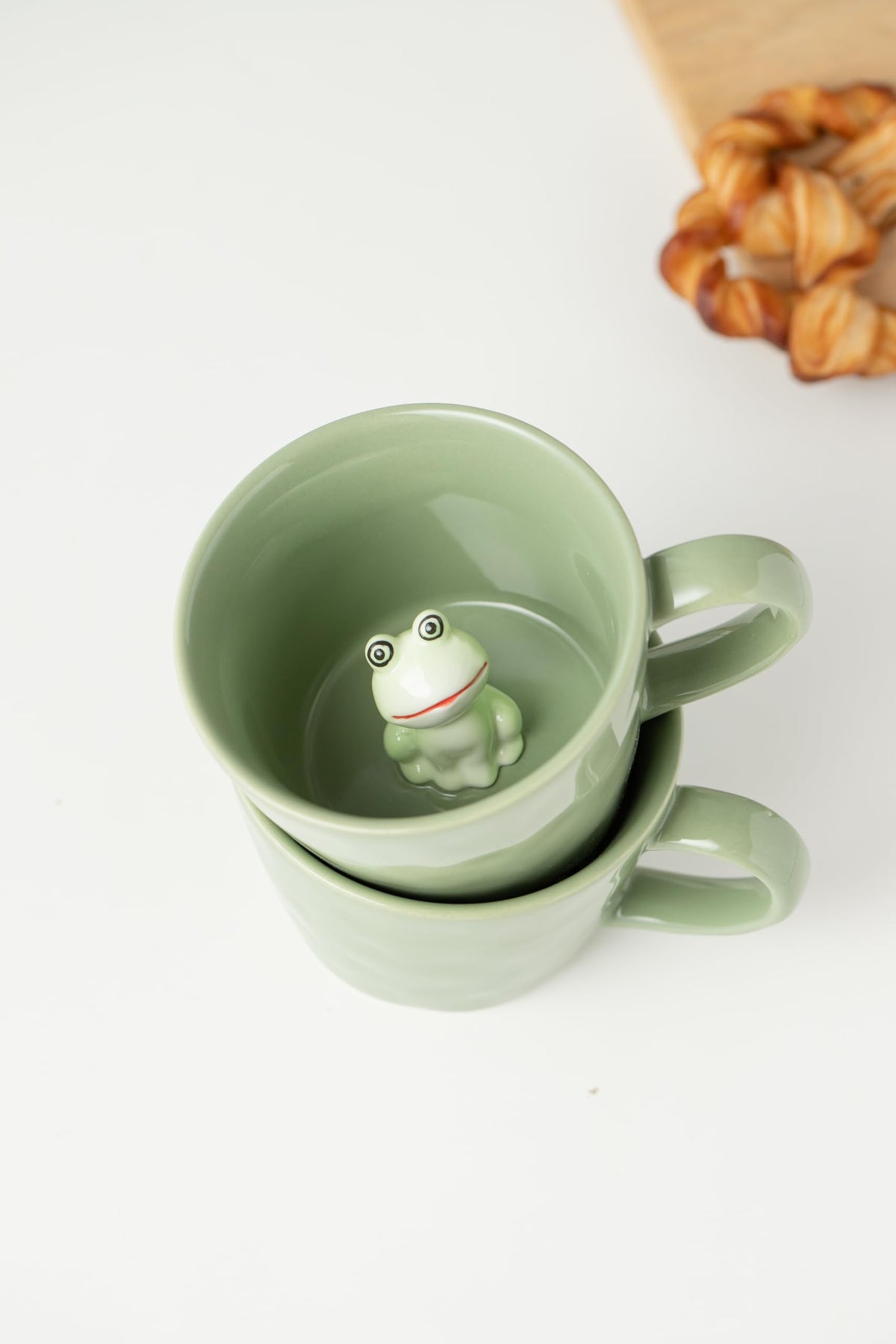 Green glaze texture on the mug provides a natural, calming look