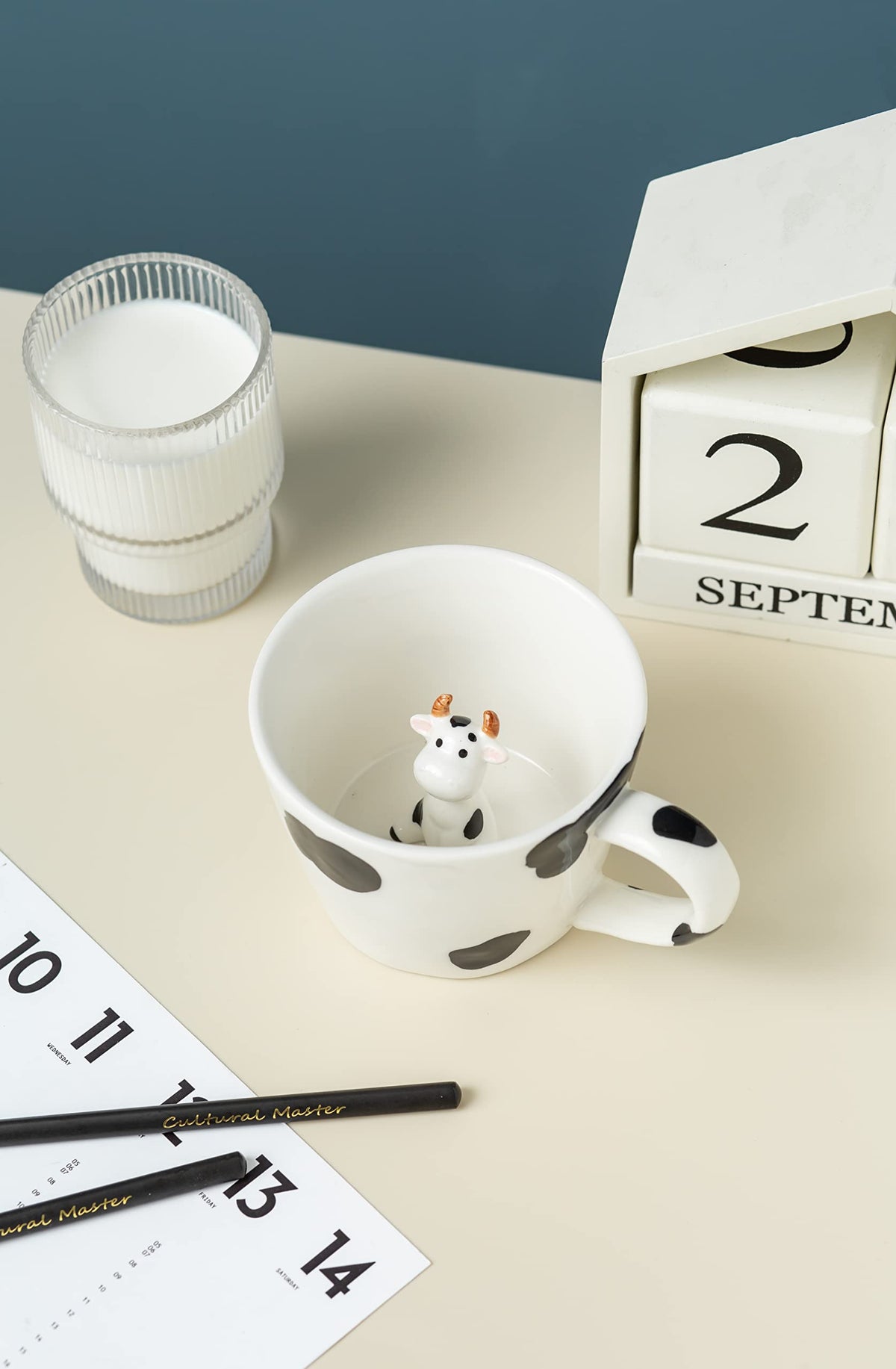 Dihoclub hidden cow bottom reveal mug adds a fun surprise.