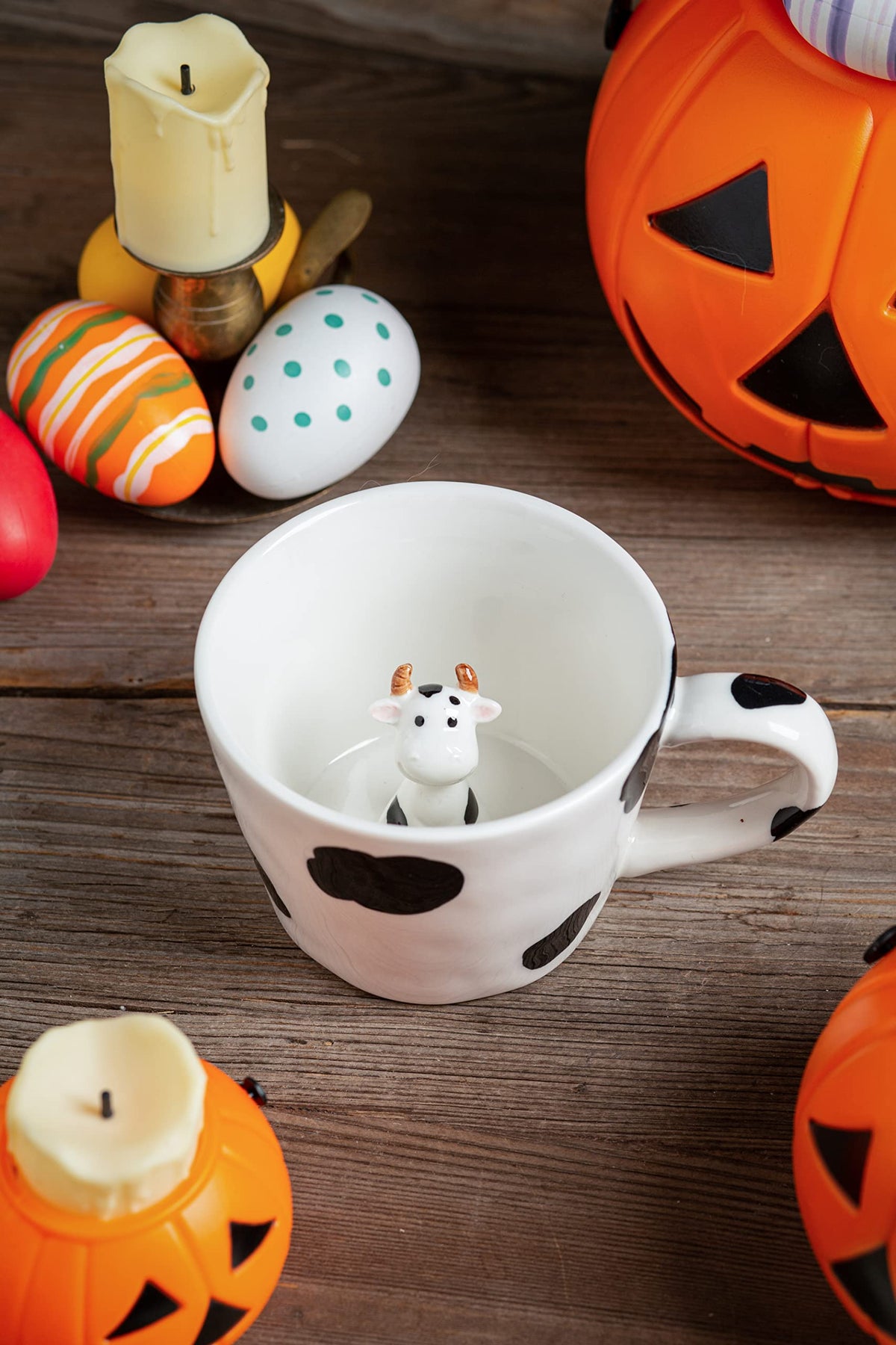 Dihoclub microwave and dishwasher safe mug for easy cleanup.