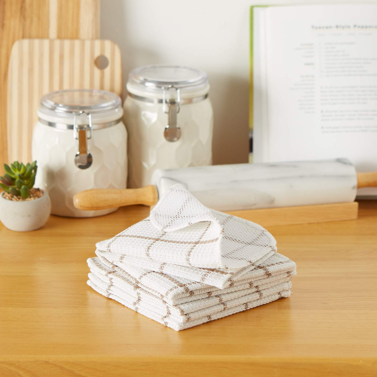 DII Windowpane soft side close-up showing cotton blend for gentle wiping.