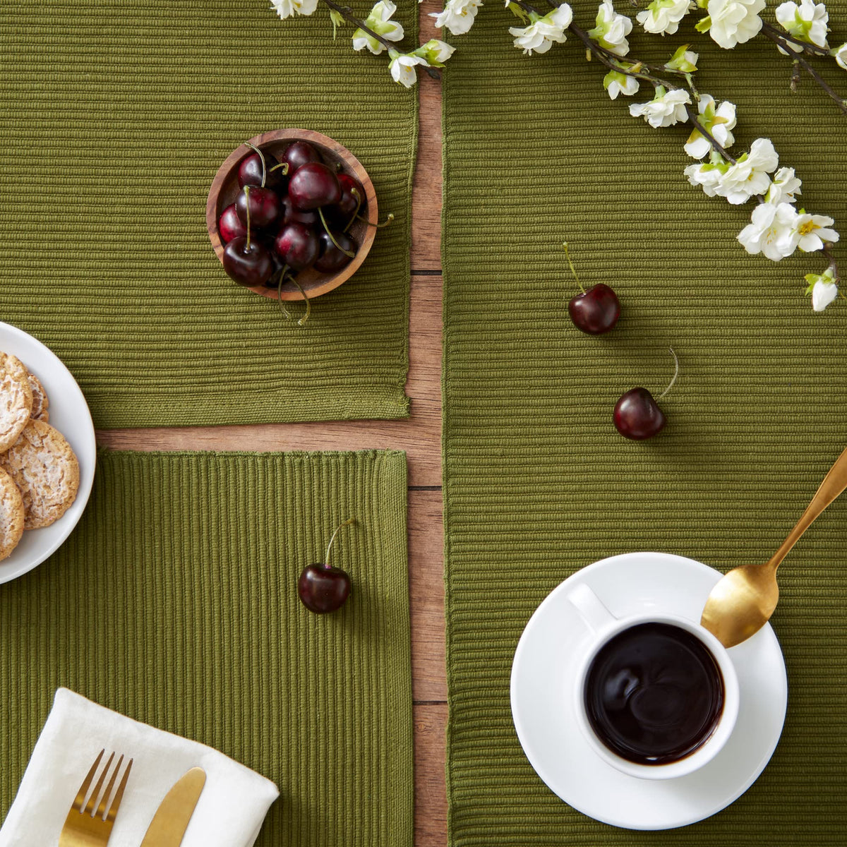 DII solid ribbed placemat enhances dining with cotton texture.