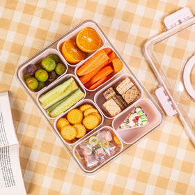 Dingerjar Snackle Box portable design enables easy transport for parties and picnics.