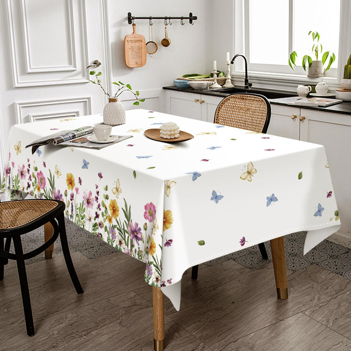 DISENB wrinkle-free tablecloth maintains neat appearance with minimal ironing