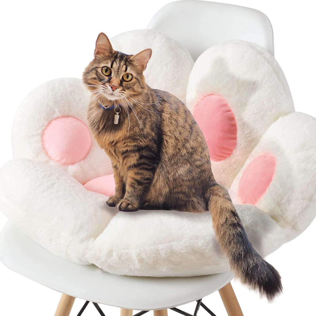 Detail of Ditucu Cat Paw Cushion plush texture