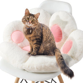 Detail of Ditucu Cat Paw Cushion plush texture