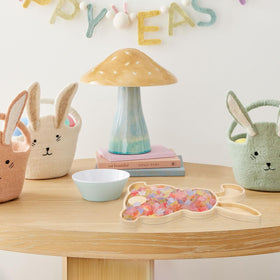 DOITOOL bunny shaped wooden serving board offers durable, splinter free presentation