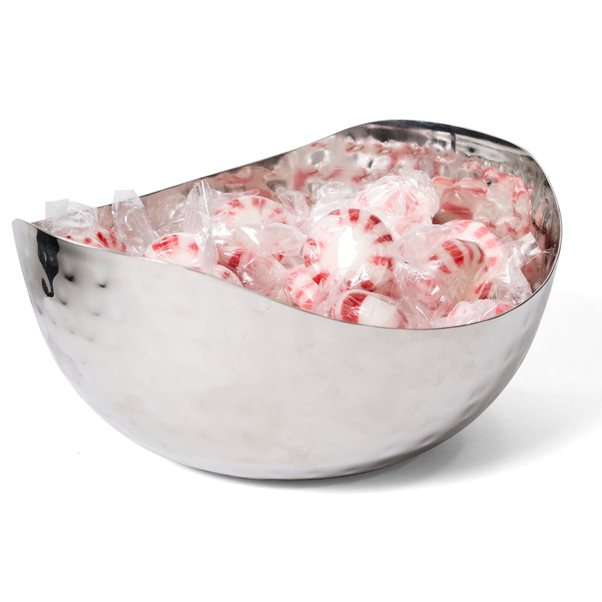 Doma Vita hammered wave dish demonstrates rust-resistant stainless steel quality.