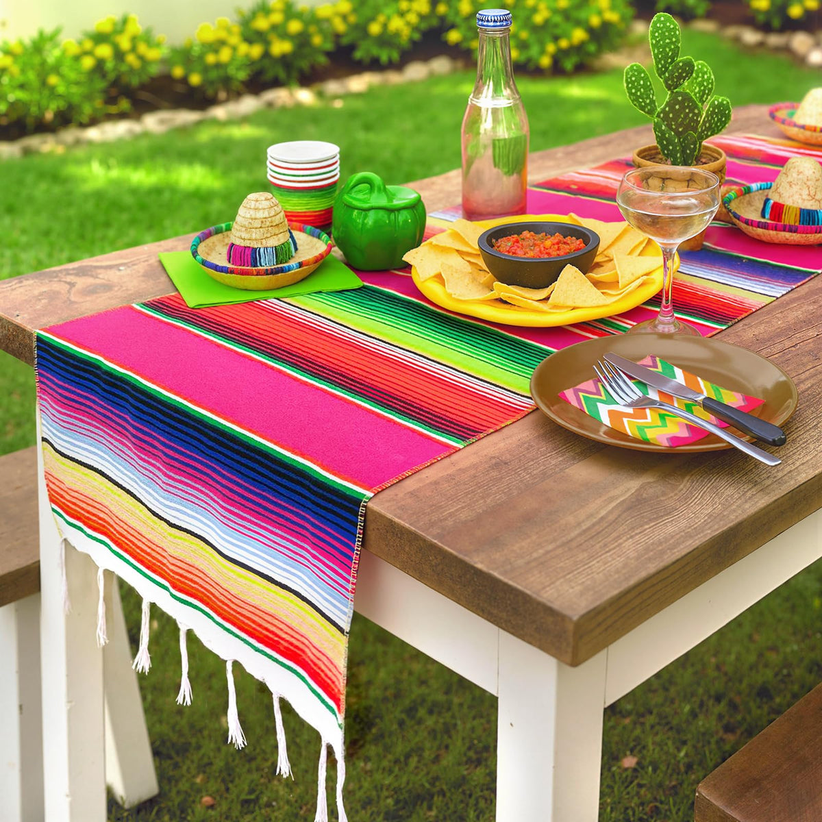DomeStar white tassel fringe ends add texture to the setup.