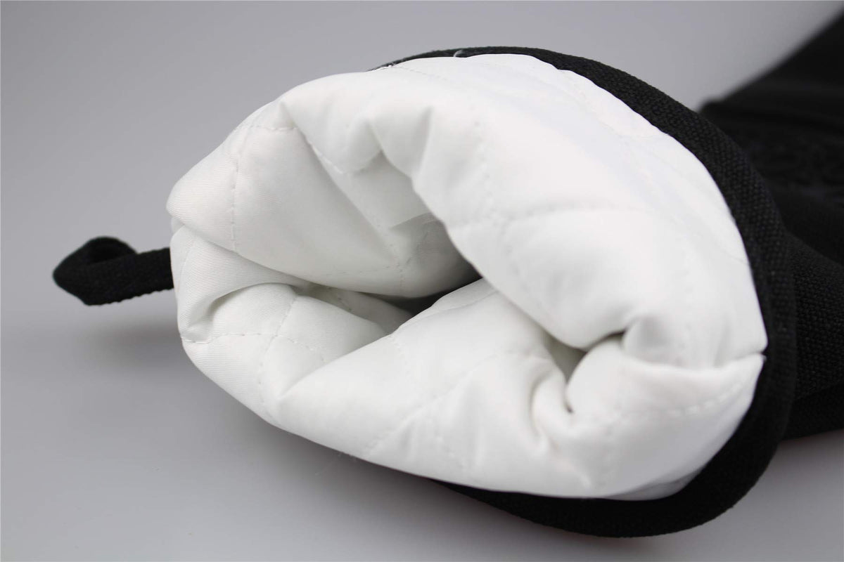 DoMii mitts include a hanging hole for easy drying and storage