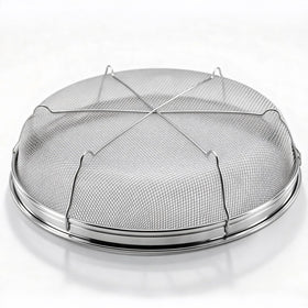 DOPMEP stainless steel colander with resting base for stable use.