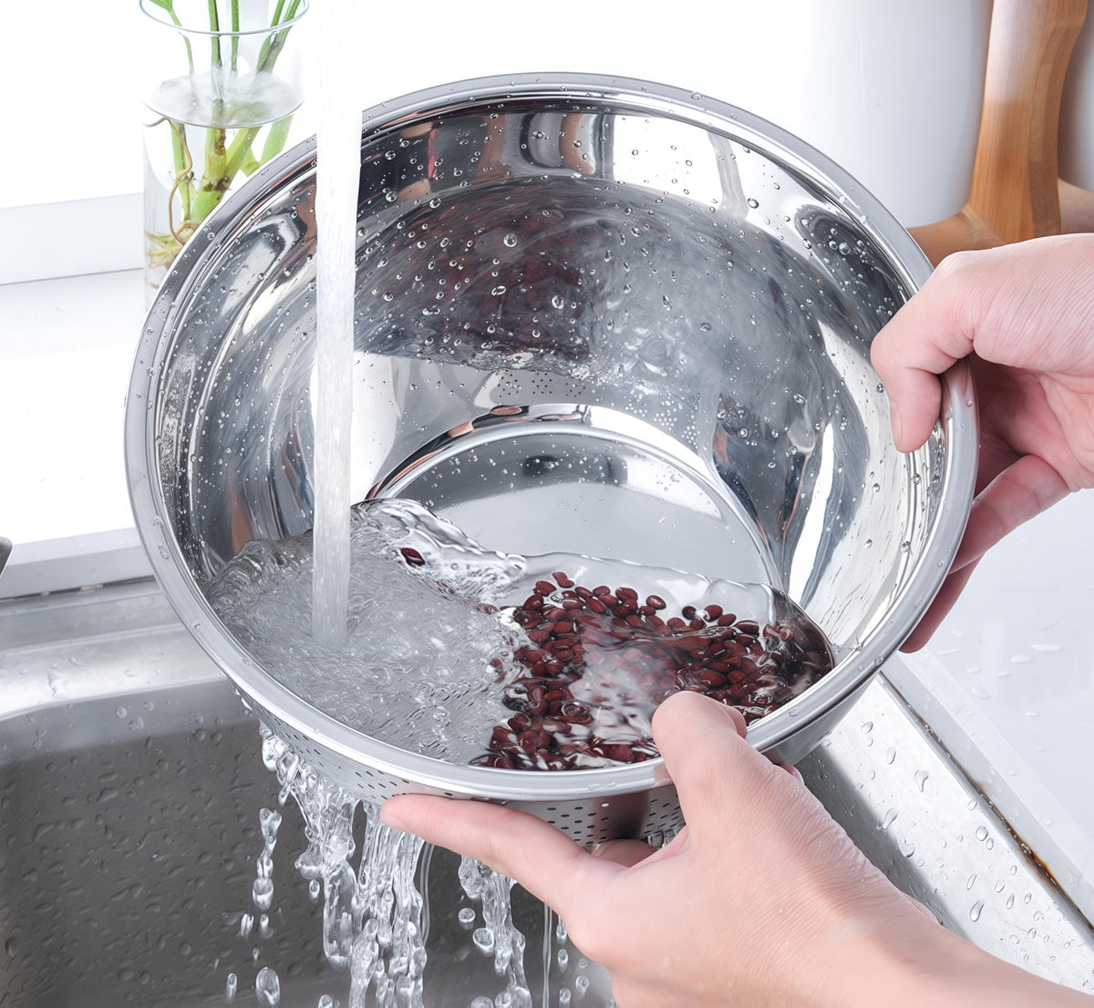 DOPMEP vegetable-fruit-rinse-bowl ideal for rinsing berries and greens.