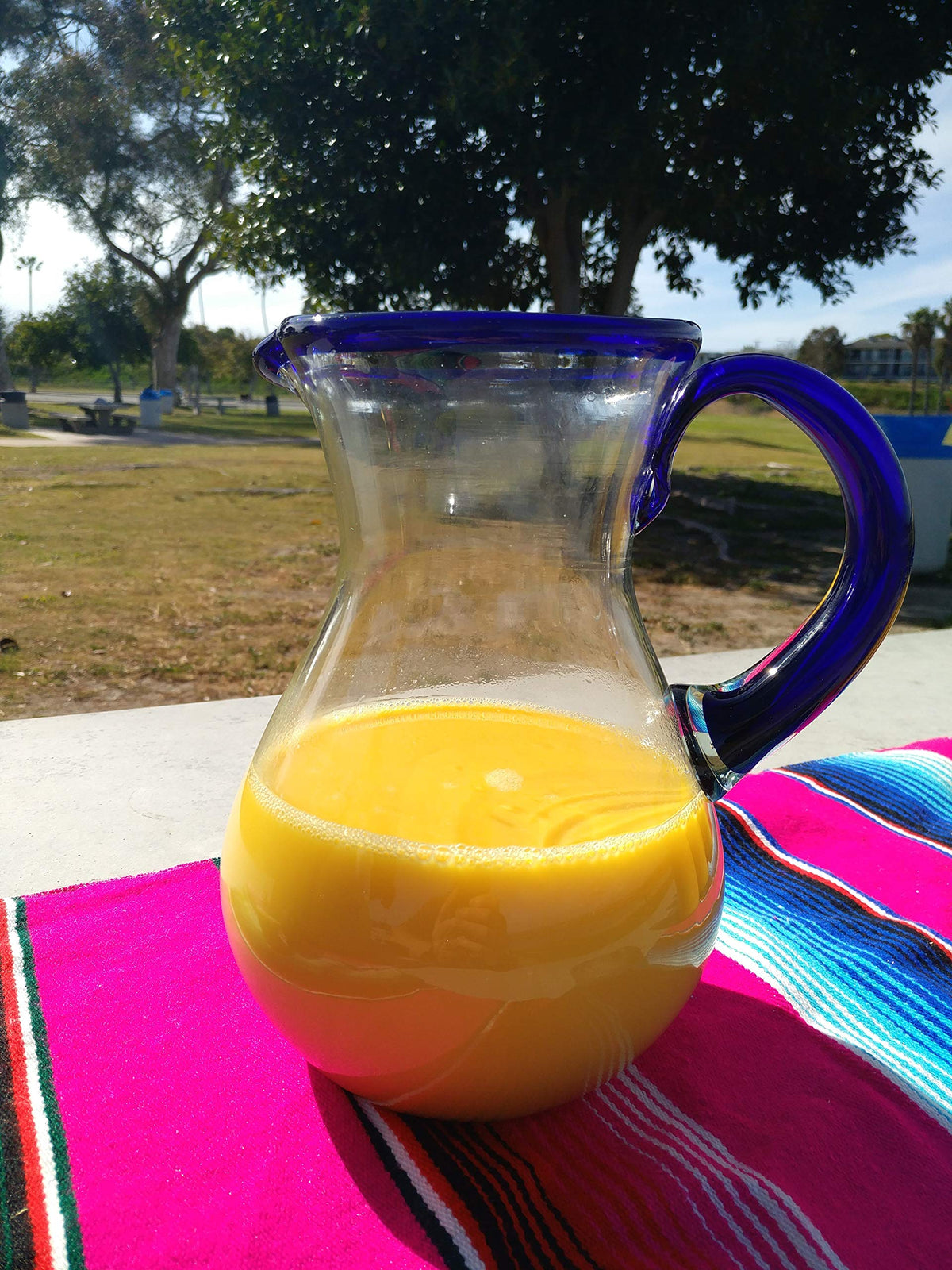 Dos Sueños dishwasher-safe glass pitcher allows easy cleanup after meals.