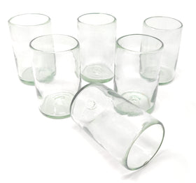 Dos Sueños hand blown glass closeup showing clear contours ideal for daily use.