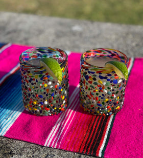 Unique confetti rock pattern, each glass may vary slightly.