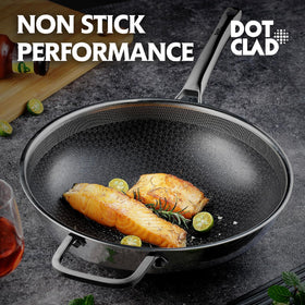 DOTCLAD snowflake-technology surface emphasizes reduced oil for healthier stir-frying.