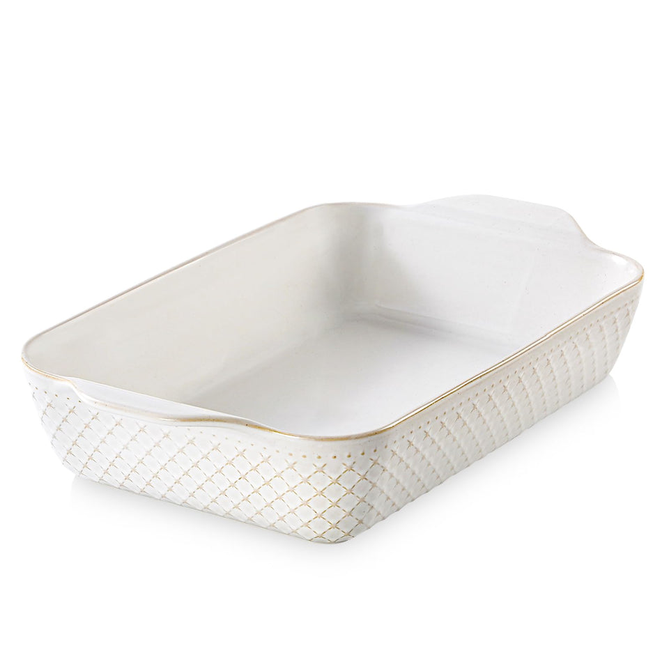 DOWAN 9x13 deep lasagna dish with easy-lift handles.