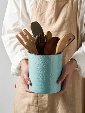 Dowan handmade relief with brown edges adds artisanal charm to counters.
