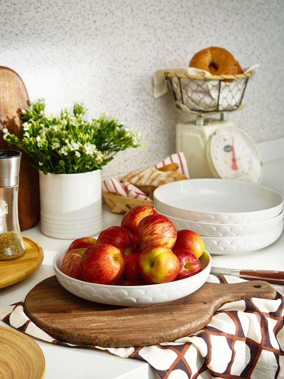 DOWAN stackable bowls save cabinet space and simplify storage