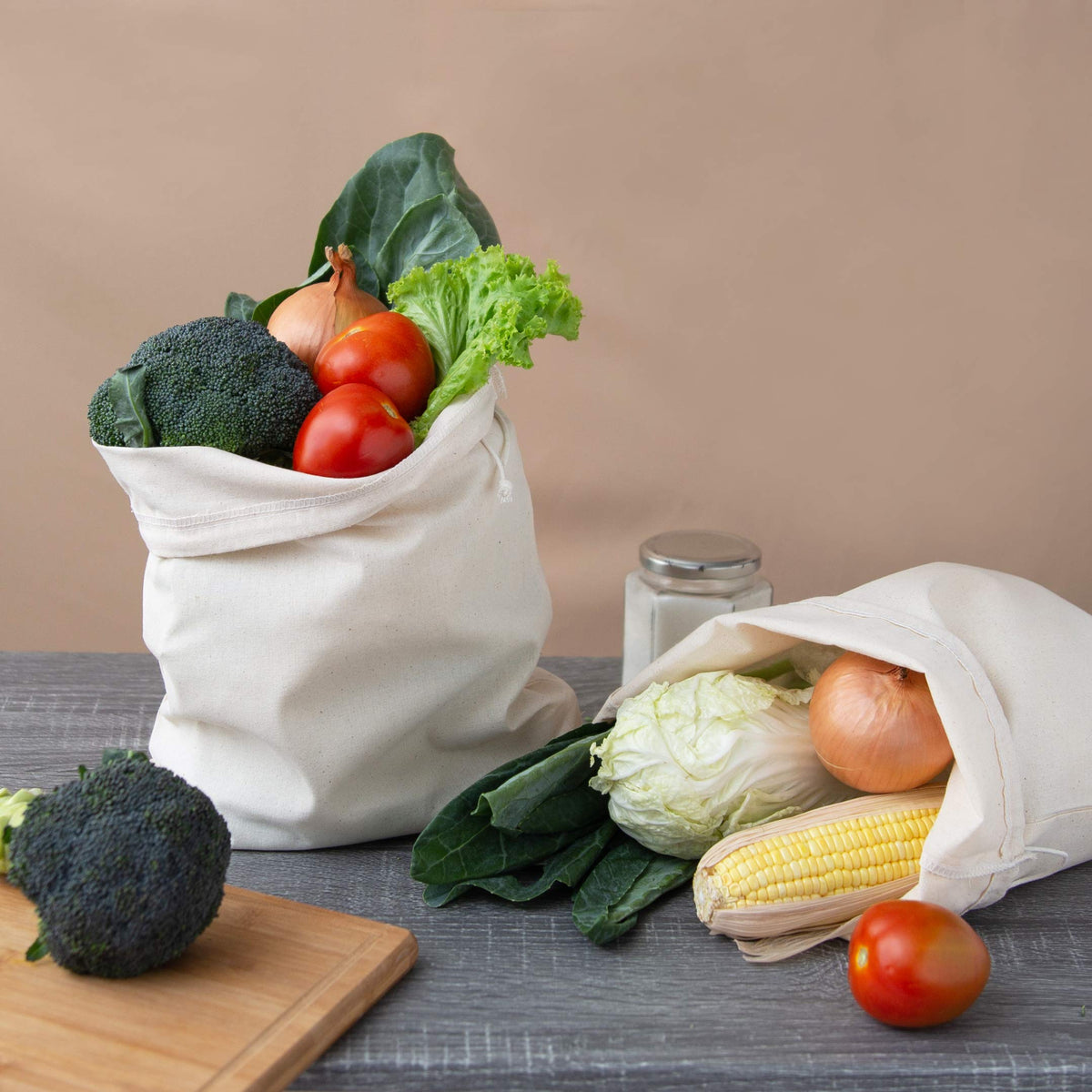 DR bag suitable for produce, bulk grains, bread, and pantry items.