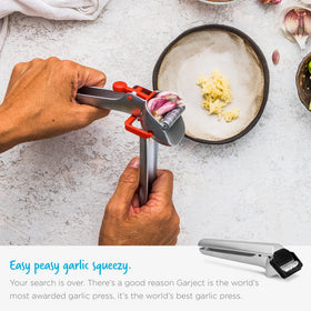Dreamfarm Garject chrome-plated zinc body exudes durability for lasting use.