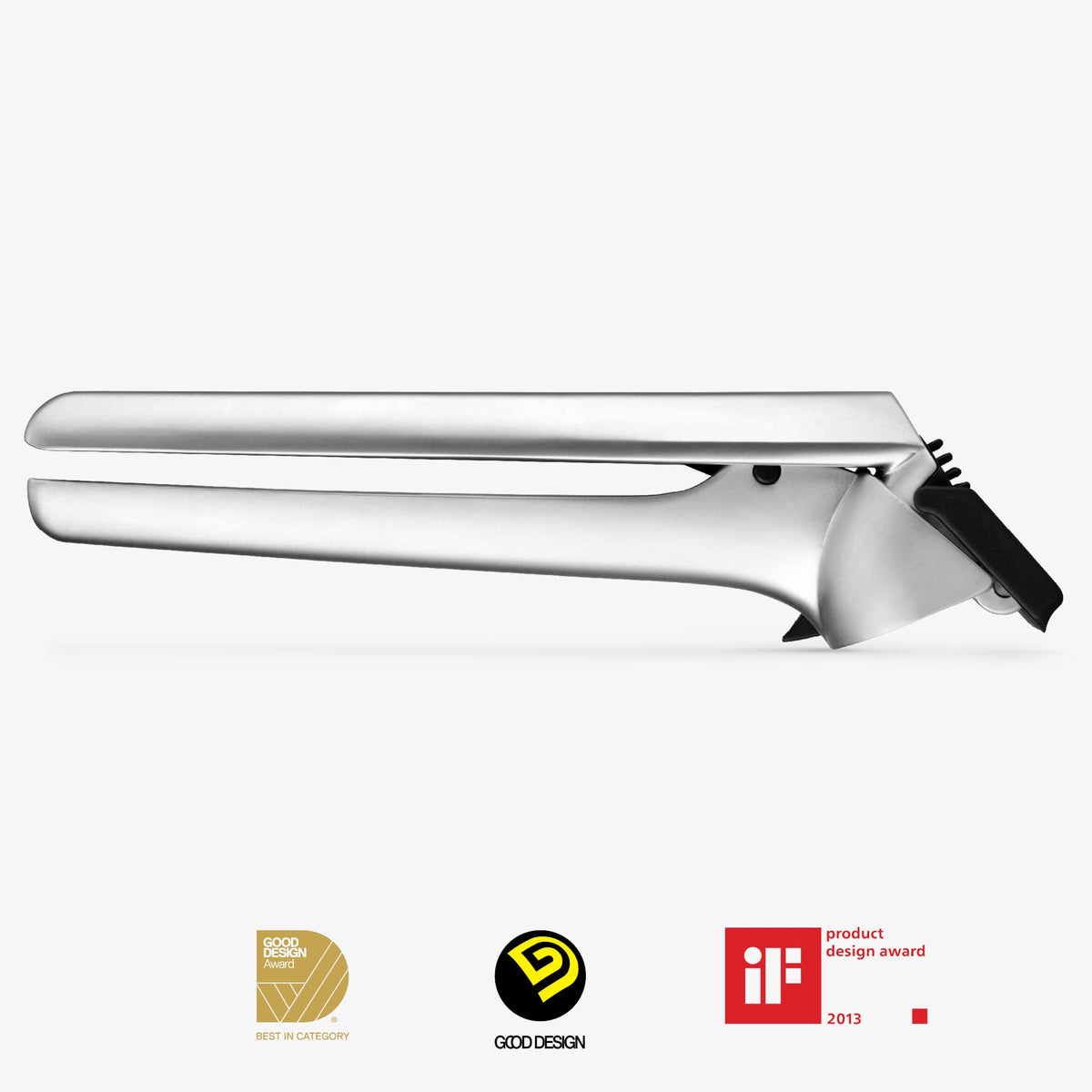 Dreamfarm Garject ergonomic handle provides comfortable use during garlic prep.