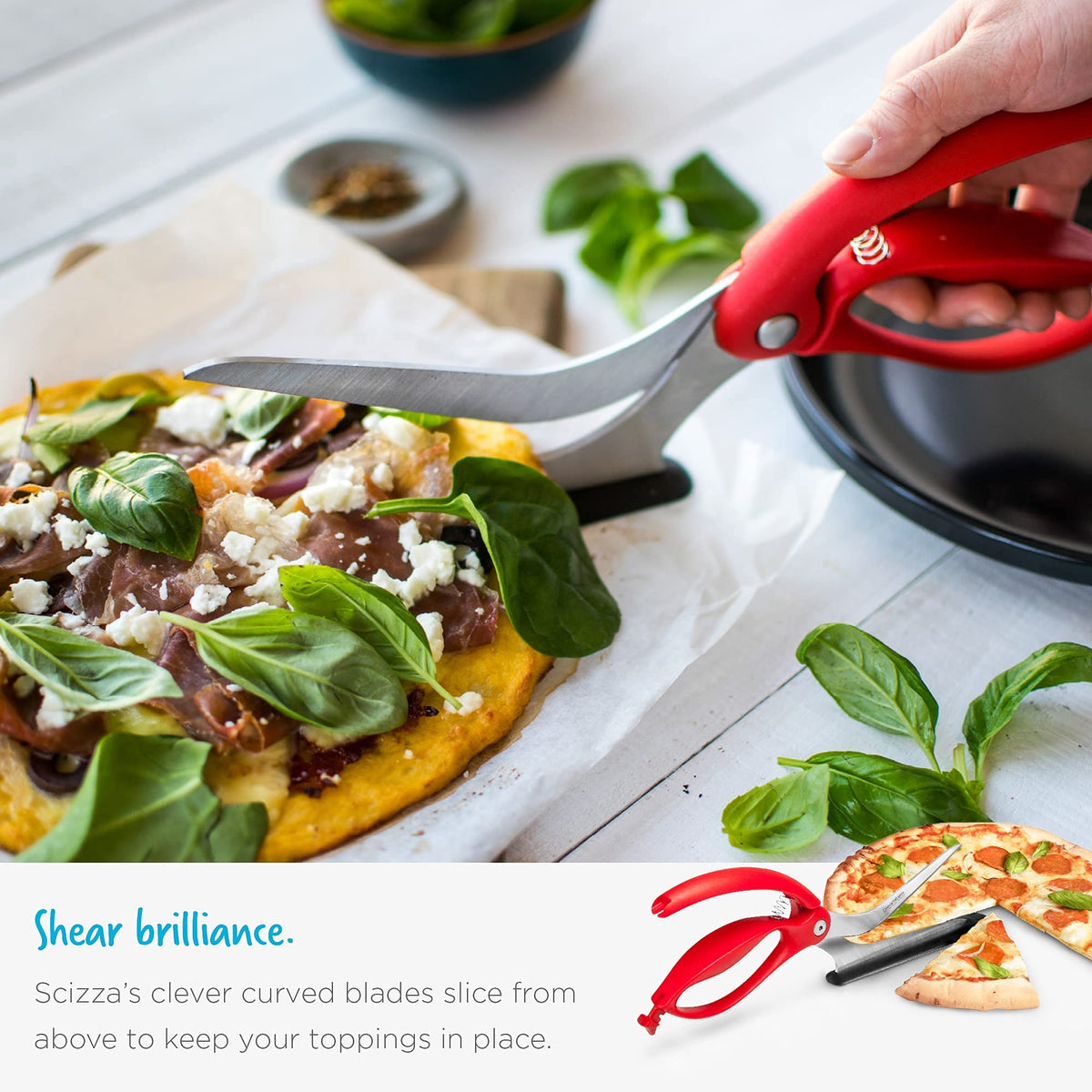Dreamfarm Scizza extra-long 15 cm blades cut across pizzas.
