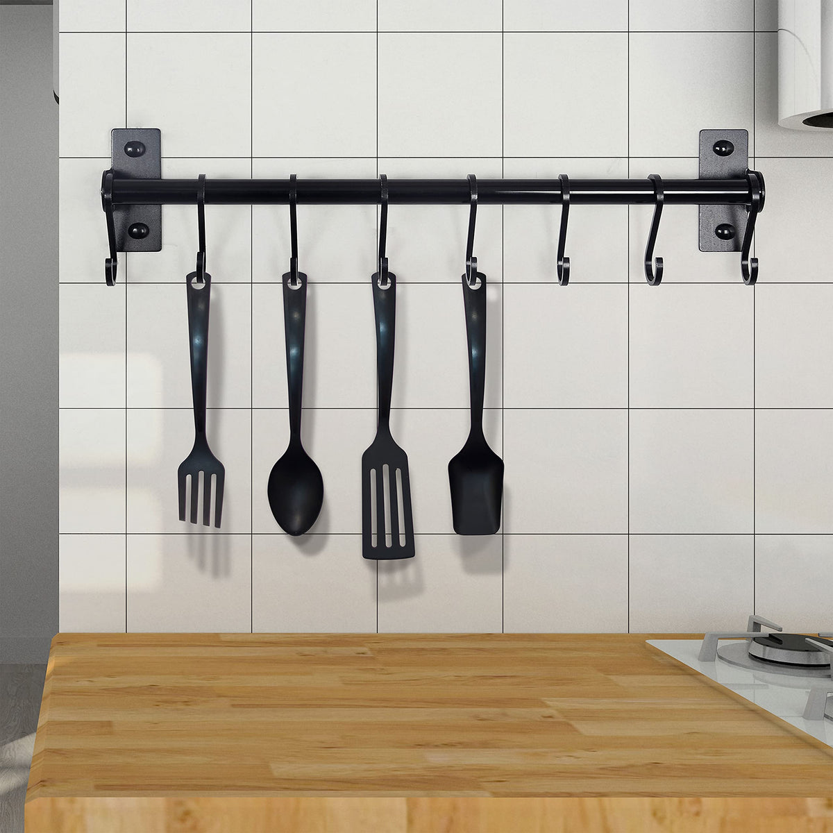 Dseap space-saving rail frees counter space and reduces clutter.