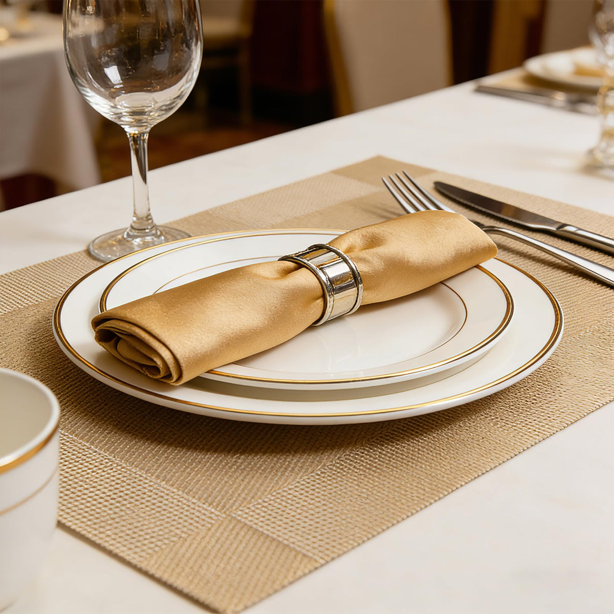 DSJIFGEW gold placemats on a dining table setup for daily meals