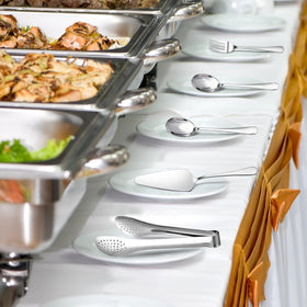 Dualshine pie cake server delivers clean cuts and neat serving at desserts.