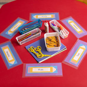 Duck EasyLiner craft-friendly liner for decorating projects and lining objects.