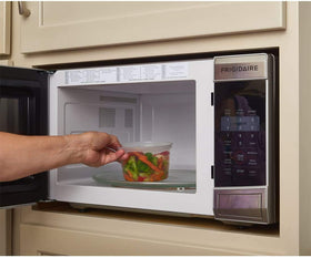 DuraHome deli containers freezer-safe design for long-term freezing.