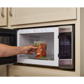 DuraHome freezer-safe deli containers keep soups and sauces well-preserved.
