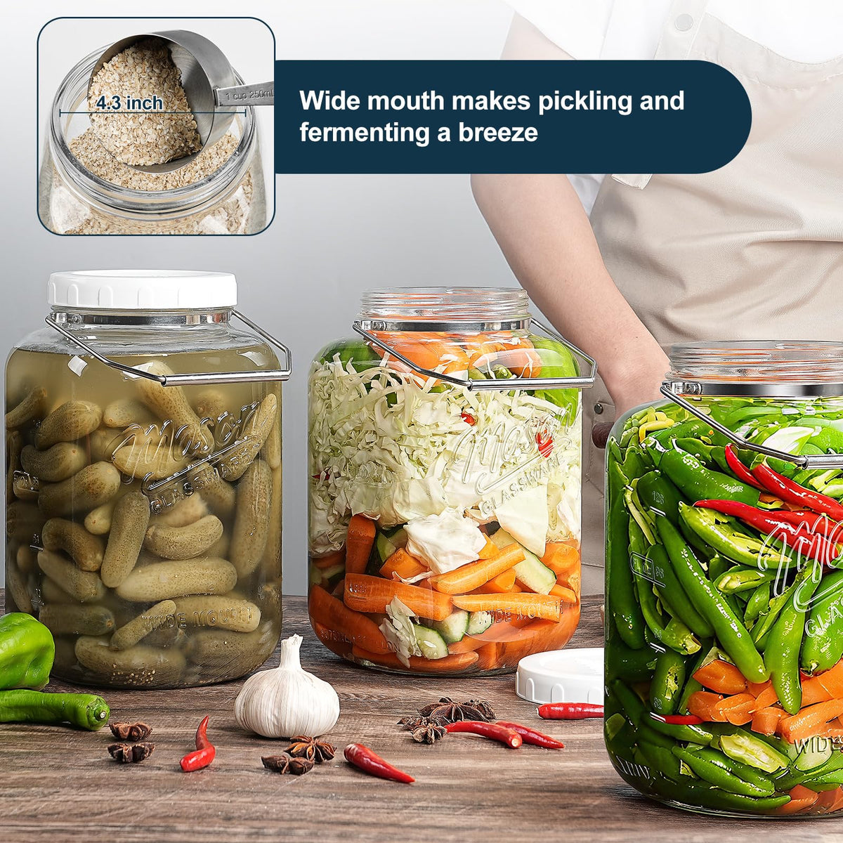 Dwbligt durable BPA-free glass jar suitable for fermentation and pickling.