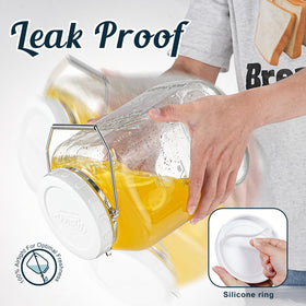 Dwbligt rust-proof lid and handle assembly keeps contents secure and surfaces protected.