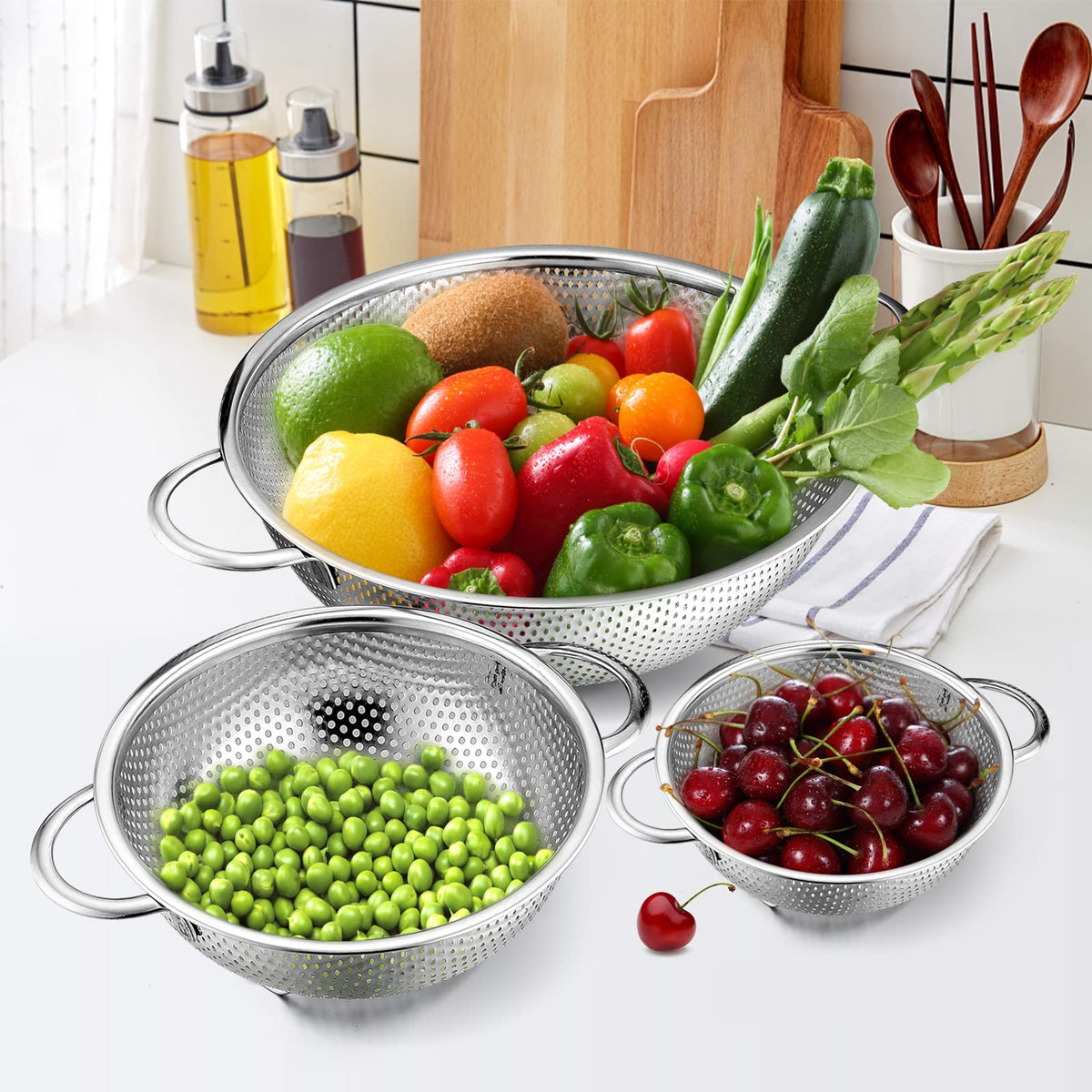 E-far colander legs and base provide stability and improved drainage