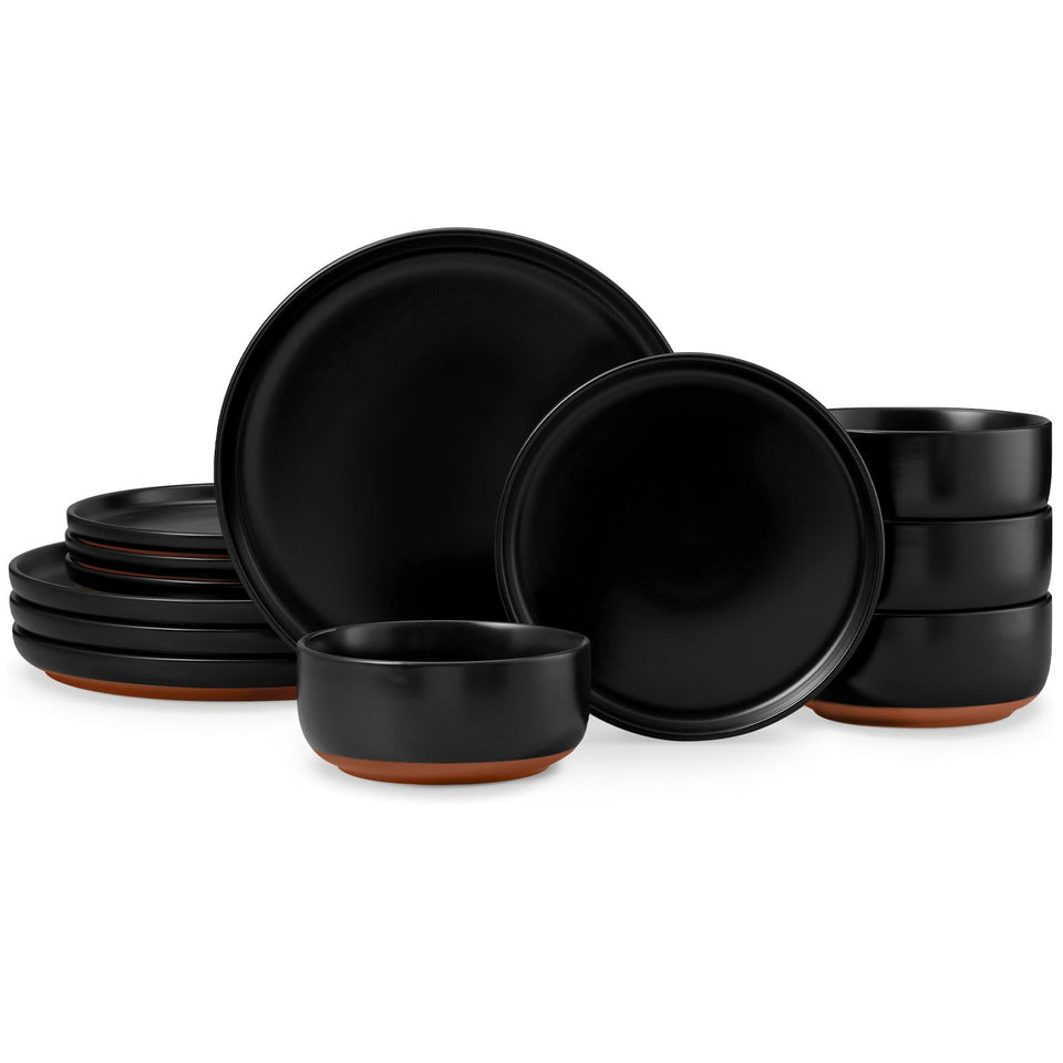 E-far dinner plate with terracotta base offers rustic charm and durable glaze.