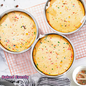 E-far dishwasher-safe bakeware for easy cleanup.
