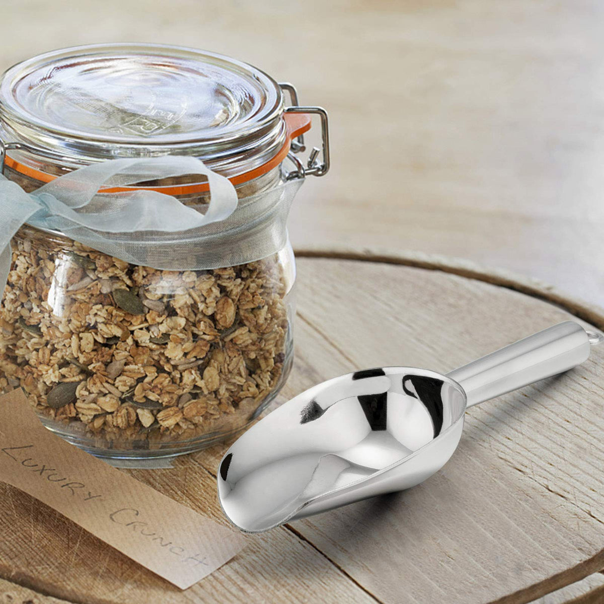 E-far dishwasher-safe scoop simplifies cleanup after baking and entertaining.
