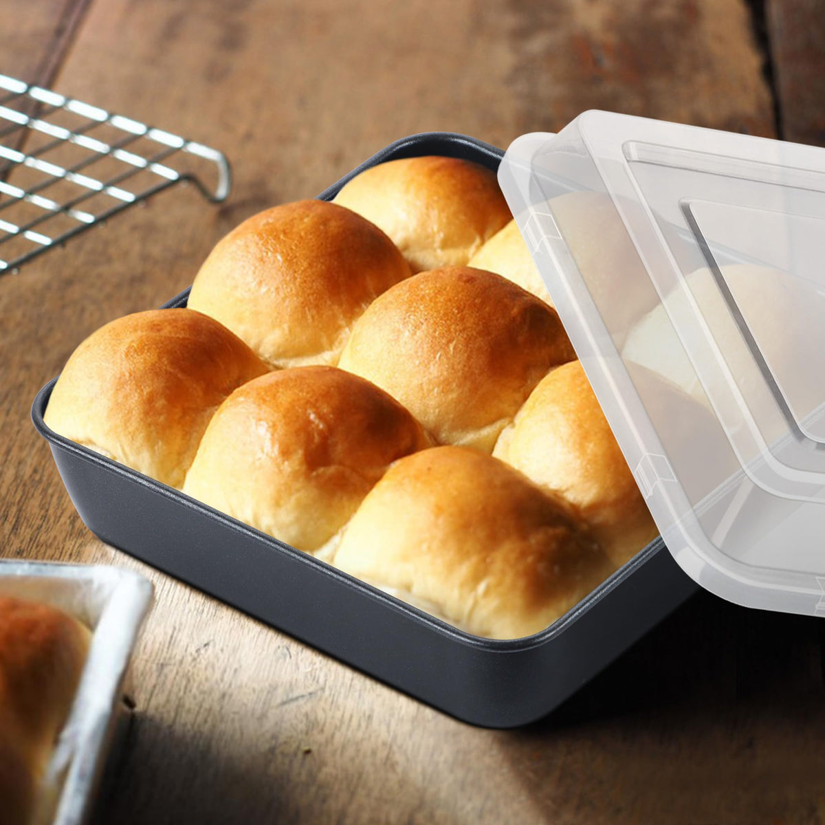 E-far lid raised for easy view and transport.