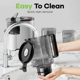 Compact, user-friendly design of EanOruus juicer fits kitchen counters.