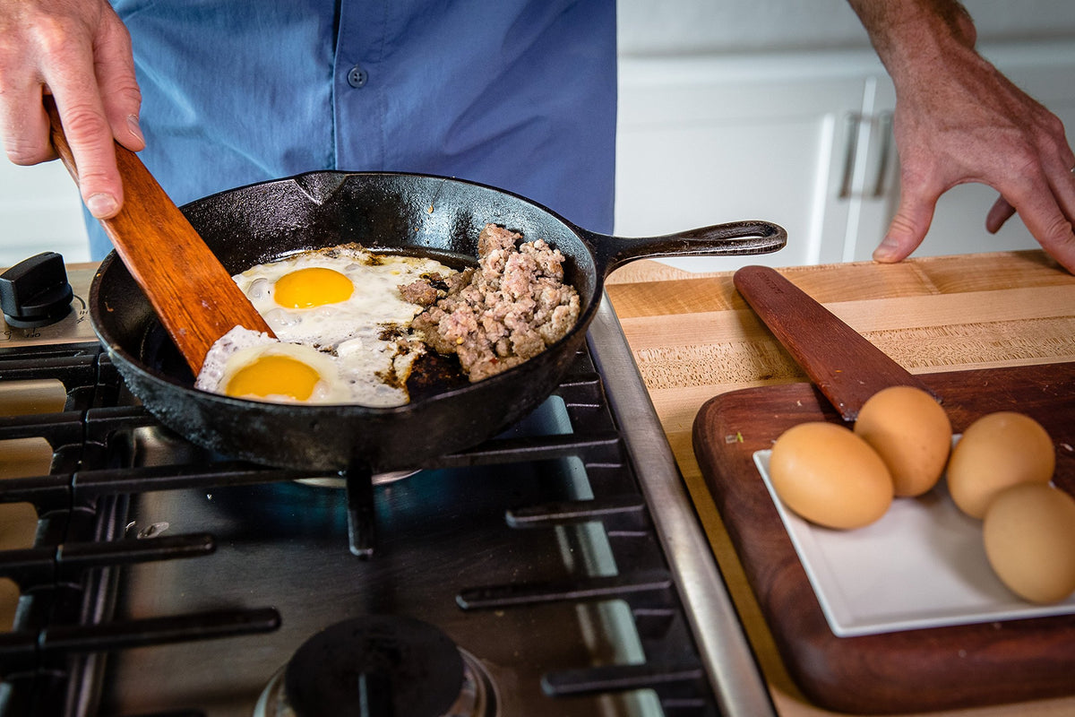 Earlywood egg-turner-scraper showing how eggs lift cleanly