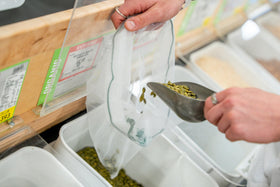 Earthwise mesh bags organizing fruits and vegetables at home