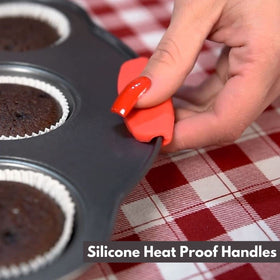 Dishwasher-safe and stackable design saves space with EATEX bakeware.